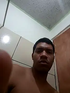 Snapshot of jr121221 chatting on October 9, 8:45 am jr121221 online show from October 9, 8:45 am