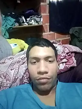 Snapshot of jr121221 chatting on October 9, 9:13 pm jr121221 online show from October 9, 9:13 pm