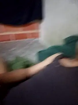 Snapshot of jr121221 chatting on December 15, 5:55 am jr121221 online show from December 15, 5:55 am