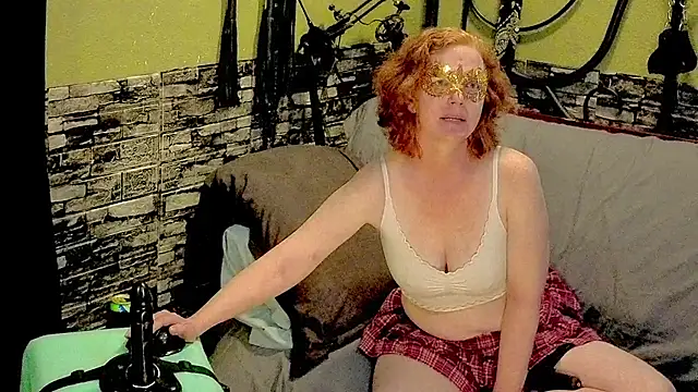 Snapshot of Scarlett_Switch chatting on July 23, 12:35 am Scarlett Switch online show from July 23, 12:35 am