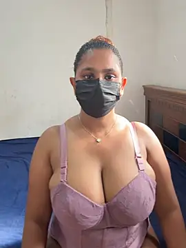 Snapshot of xxxsrilankagirl chatting on April 7, 11:10 am xxxsrilankagirl online show from April 7, 11:10 am