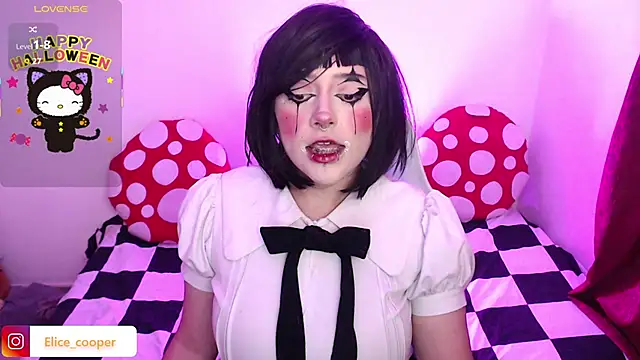 Snapshot of Elice_cooper_ chatting on October 31, 4:46 am Elice cooper online show from October 31, 4:46 am