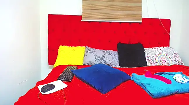 BUSTYCHOCOLATExx online show from February 19, 7:05 pm