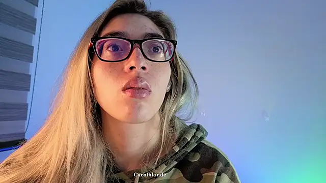 Carolblonde online show from May 26, 12:28 am