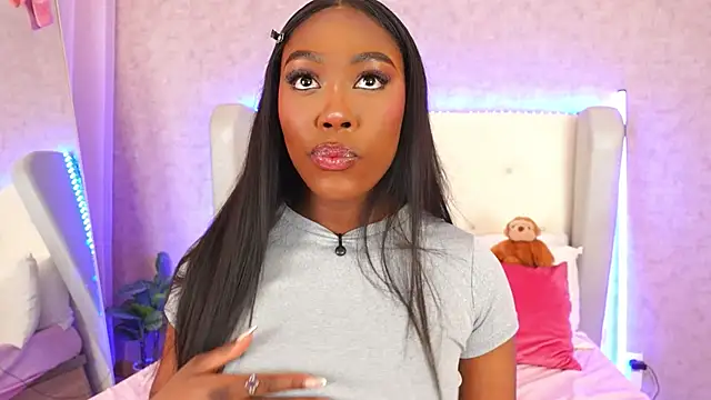 ThianaLopez online show from April 21, 8:44 pm