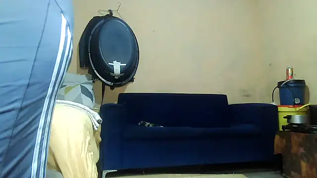 01applebottom online show from November 18, 7:35 am