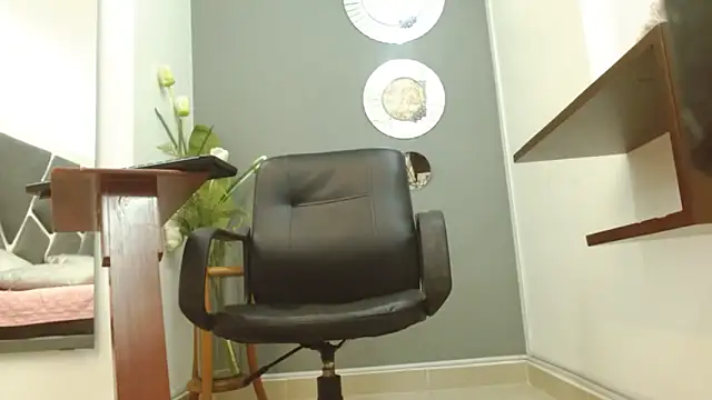 Snapshot of StephyJones1 chatting on January 11, 10:18 pm StephyJones1 online show from January 11, 10:18 pm