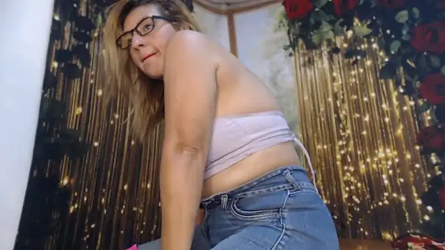 StephyJones1 online show from April 23, 2:41 pm