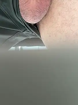 Snapshot of obranquinho21cm chatting on February 27, 2:32 pm obranquinho21cm online show from February 27, 2:32 pm