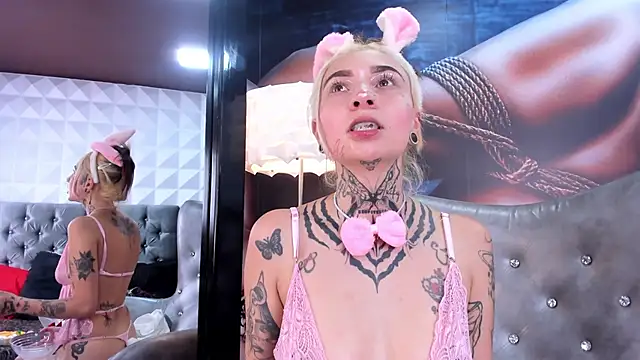 Snapshot of miss___angel chatting on February 10, 9:15 pm miss   angel online show from February 10, 9:15 pm