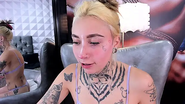 Snapshot of miss___angel chatting on February 13, 6:05 pm miss   angel online show from February 13, 6:05 pm