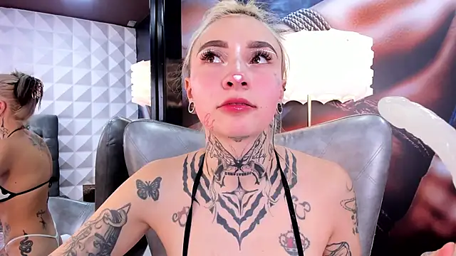 Snapshot of miss___angel chatting on February 24, 6:04 pm miss   angel online show from February 24, 6:04 pm