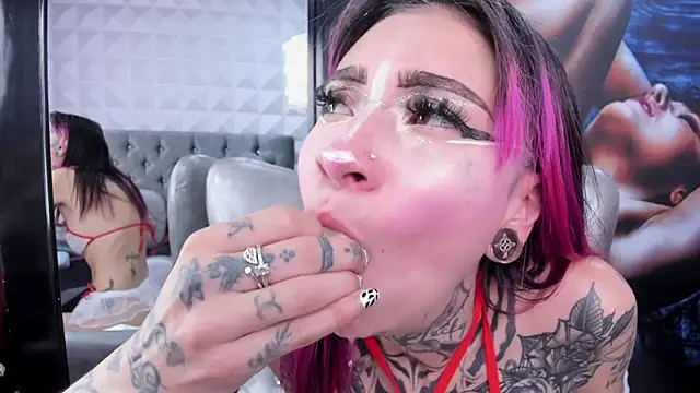 Snapshot of miss___angel chatting on October 9, 6:06 pm miss   angel online show from October 9, 6:06 pm