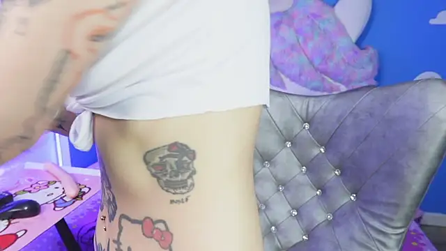 Snapshot of miss___angel chatting on October 15, 6:08 pm miss   angel online show from October 15, 6:08 pm