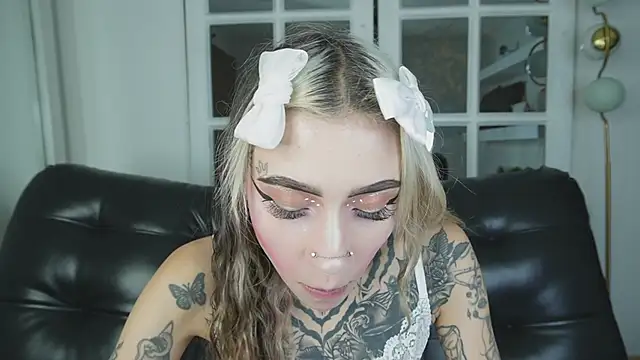 miss   angel online show from February 17, 11:07 am