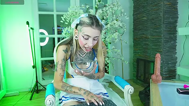 miss   angel online show from April 22, 11:01 am