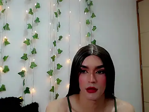 Snapshot of dominic_00 chatting on February 19, 12:14 am dominic 00 online show from February 19, 12:14 am