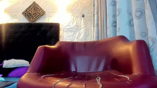 ChanelleJohnson  online show from March 3, 9:42 pm