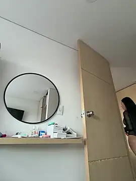 KarolVega- online show from November 12, 4:40 pm