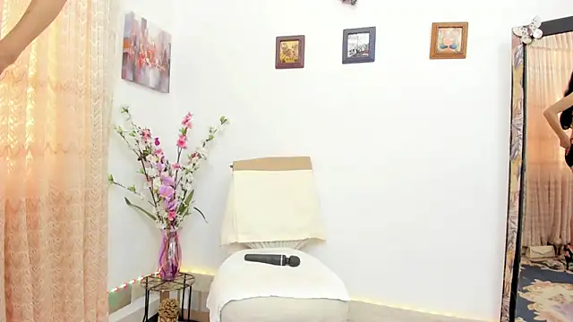 Snapshot of Tatiana1273_24 chatting on May 26, 5:09 pm Tatiana1273 24 online show from May 26, 5:09 pm