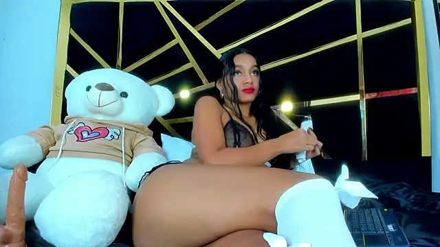 Lynda Bonnie online show from March 9, 5:06 pm