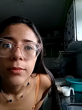 JuliaSalvaa online show from February 19, 11:38 am