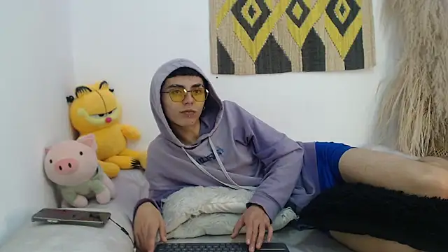 Snapshot of MaikyCooper chatting on March 4, 7:08 am MaikyCooper online show from March 4, 7:08 am