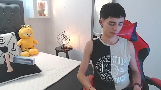 Snapshot of MaikyCooper chatting on March 14, 4:32 am MaikyCooper online show from March 14, 4:32 am