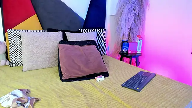 MaikyCooper online show from November 24, 10:20 pm