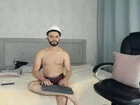 Snapshot of Luke_Diaz7 chatting on February 9, 4:46 am Luke Diaz7 online show from February 9, 4:46 am