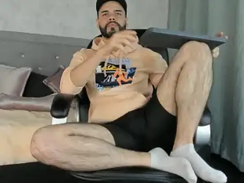 Snapshot of Luke_Diaz7 chatting on February 11, 11:54 pm Luke Diaz7 online show from February 11, 11:54 pm