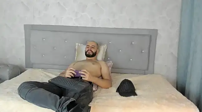 Snapshot of Luke_Diaz7 chatting on February 17, 11:53 pm Luke Diaz7 online show from February 17, 11:53 pm