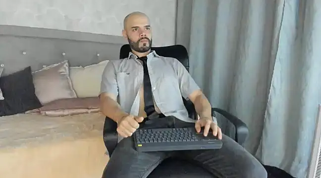 Snapshot of Luke_Diaz7 chatting on February 21, 11:32 pm Luke Diaz7 online show from February 21, 11:32 pm