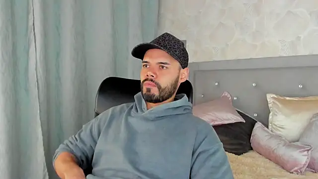 Snapshot of Luke_Diaz7 chatting on March 8, 1:06 am Luke Diaz7 online show from March 8, 1:06 am