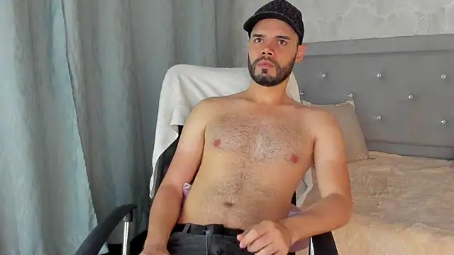 Snapshot of Luke_Diaz7 chatting on March 11, 1:26 am Luke Diaz7 online show from March 11, 1:26 am