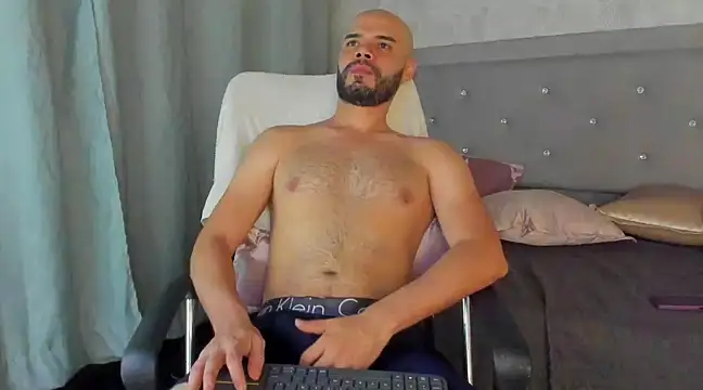 Snapshot of Luke_Diaz7 chatting on March 13, 3:44 am Luke Diaz7 online show from March 13, 3:44 am