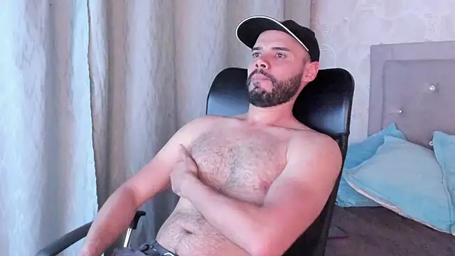 Snapshot of Luke_Diaz7 chatting on March 20, 7:35 pm Luke Diaz7 online show from March 20, 7:35 pm