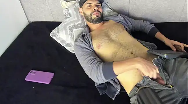 Snapshot of Luke_Diaz7 chatting on March 22, 2:16 am Luke Diaz7 online show from March 22, 2:16 am