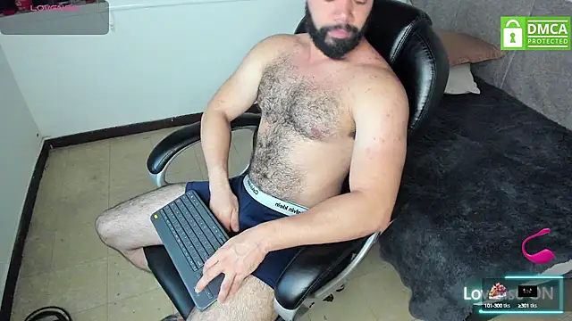 Snapshot of Luke_Diaz7 chatting on November 10, 12:42 am Luke Diaz7 online show from November 10, 12:42 am