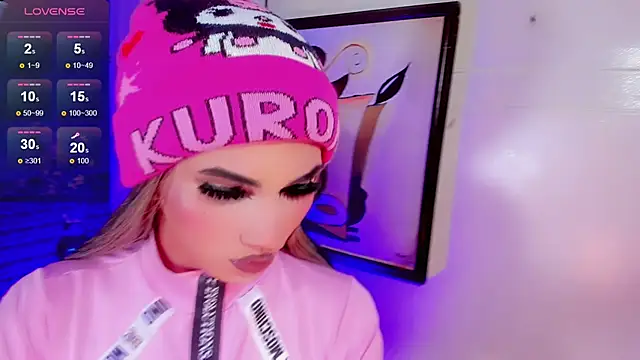 emelly horny  online show from April 22, 7:15 pm