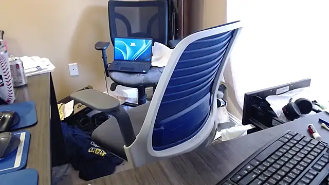 Snapshot of olderandwiser2 chatting on September 18, 6:32 pm olderandwiser2 online show from September 18, 6:32 pm