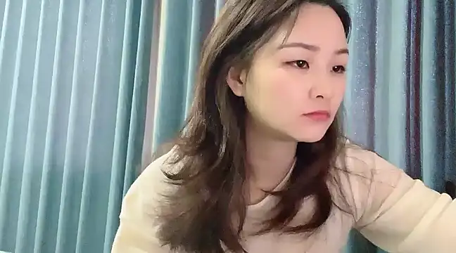 Snapshot of Mia-77 chatting on March 10, 5:43 am Mia-77 online show from March 10, 5:43 am