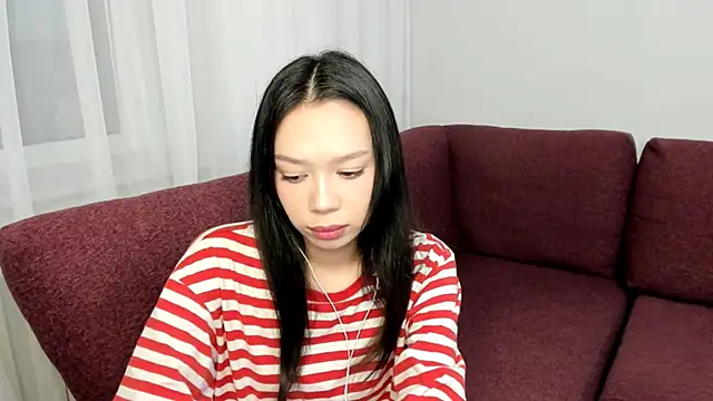 Snapshot of CherryMolly chatting on October 14, 6:14 am CherryMolly online show from October 14, 6:14 am