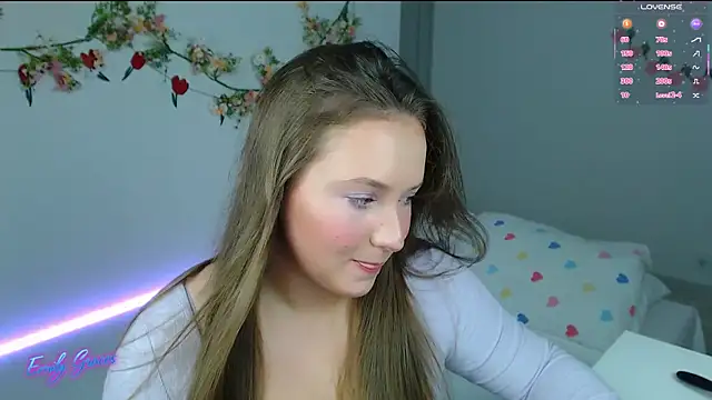 Snapshot of EmilyxxGraces chatting on May 3, 7:53 pm EmilyxxGraces online show from May 3, 7:53 pm