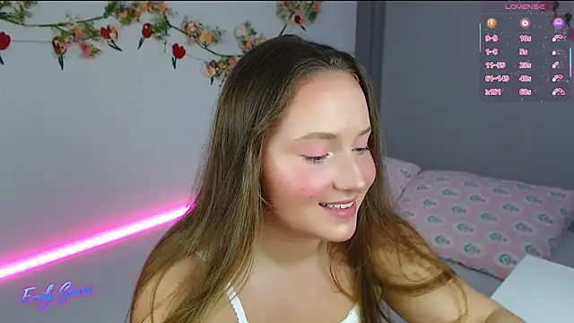 Snapshot of EmilyxxGraces chatting on May 13, 11:44 pm EmilyxxGraces online show from May 13, 11:44 pm