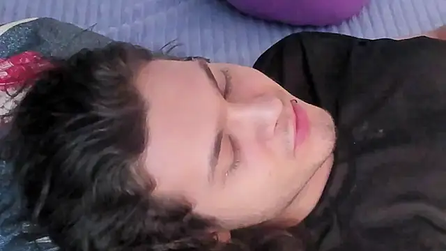 ParanoidTemptaion  online show from September 16, 10:49 am