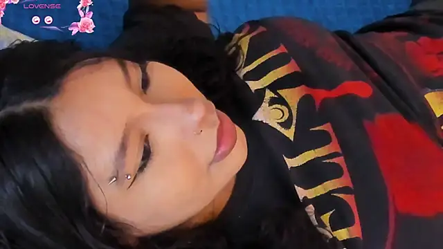 ParanoidTemptaion  online show from October 3, 10:56 am