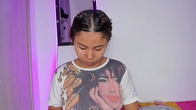 MELINAMARTINS online show from May 8, 10:48 pm