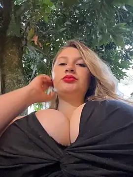 Snapshot of aurora_coldd chatting on May 13, 10:49 pm aurora coldd online show from May 13, 10:49 pm
