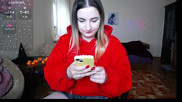 Snapshot of YourSwetiwGirl chatting on October 18, 10:16 am YourSwetiwGirl online show from October 18, 10:16 am